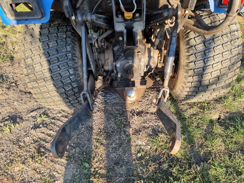 Tractor New Holland tz21d 21 de cai