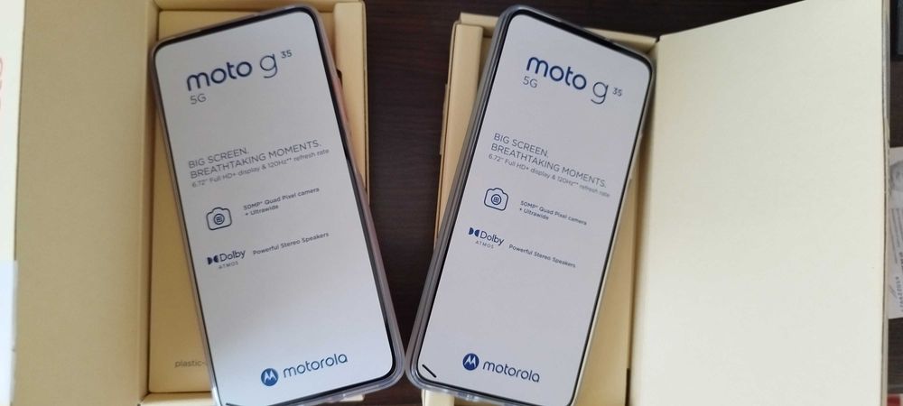 ЧИСТО НОВИ Motorola Moto G35 5G (4GB/256GB) – 3г. Гаранция! (Червен / Зелен)