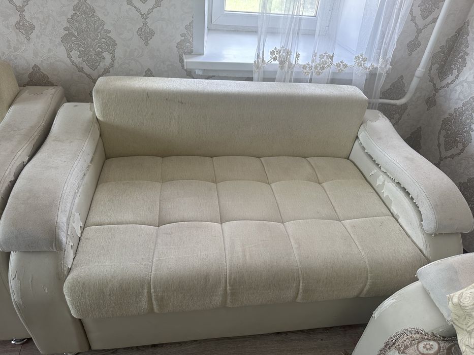 Мягкий гарнитур. Диван и 2креслы. Б/у .