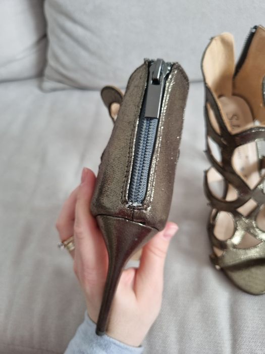 Sandale din piele cu toc