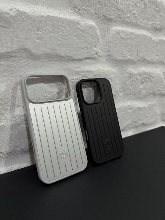 Rimowa Silver & Black Case - Iphone 17 Pro / Max / Iphone 16 Pro / Max