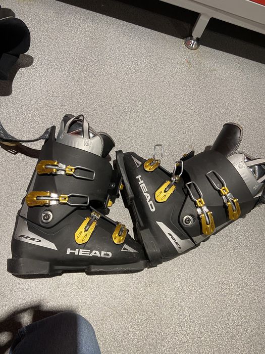 Продам горнолыжные ботинки