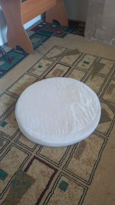 Продам  манеж 2500