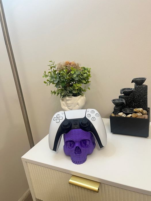 Стойка за PS5 DualSense – Skull Edition