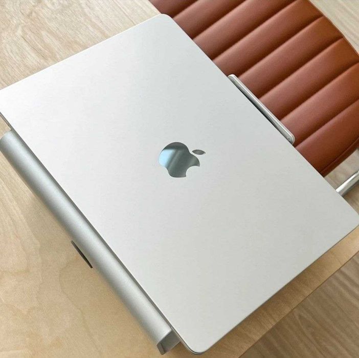 MacBook M2 air 8/256