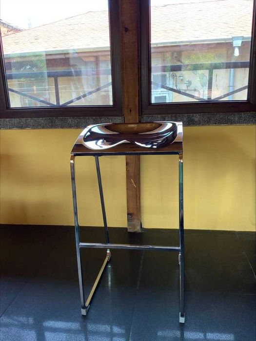 Луксозни дизайнерски бар столове