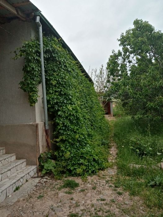 Uy sotiladi bostonliqda