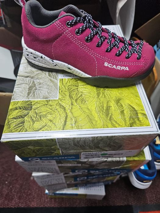 Adidasi Scarpa de vanzare noi