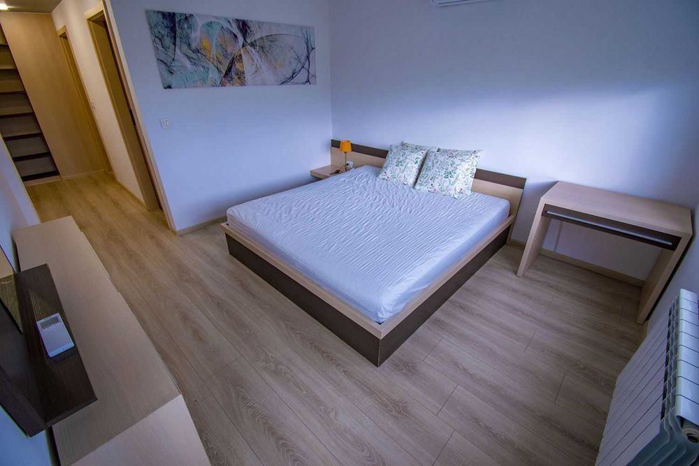 Продава се Тристаен апартамент в София, Младост 2 - 132 кв.м за 3258 €/кв.м - Снимка #2