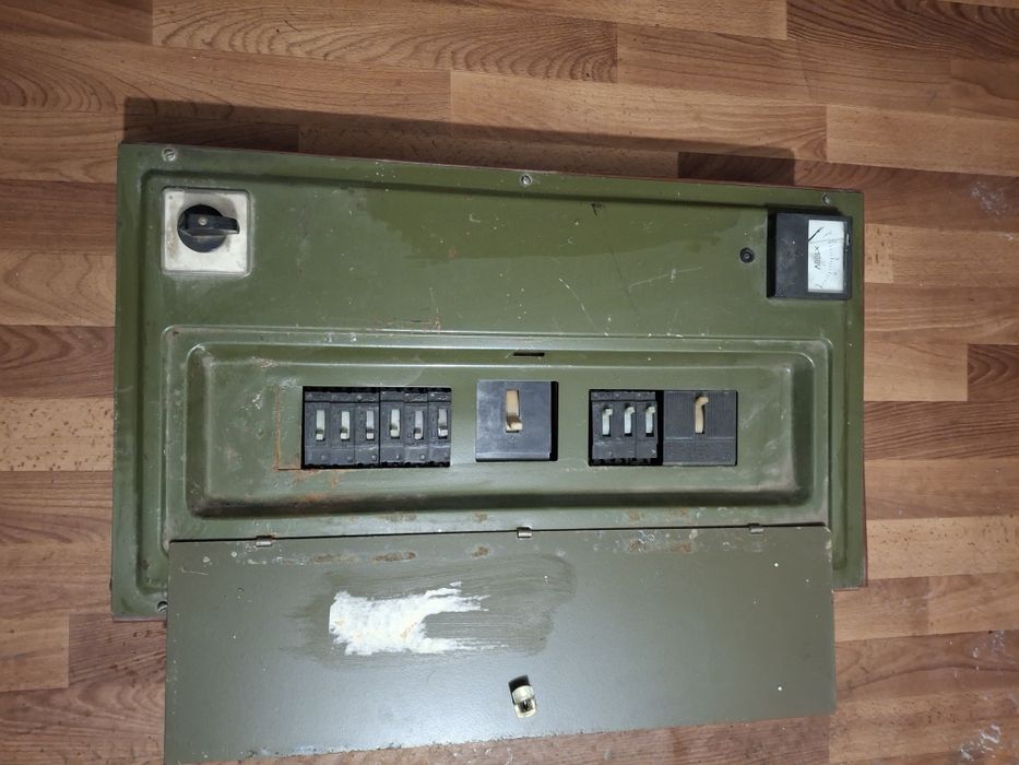 Электрическая  щит