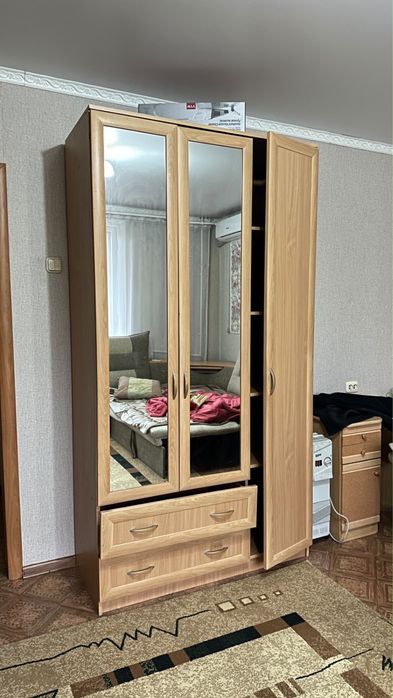Продам два шкафа