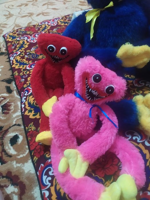 Хаги ваги игрушки,семья Хаги ваги в отличном состоянии,почти новые.