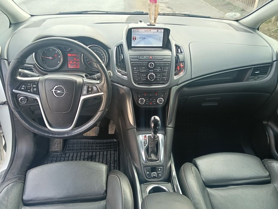 Vand Opel Zafira C/ 7 locuri / Automata/  2.0 diesel/ Foarte dotata