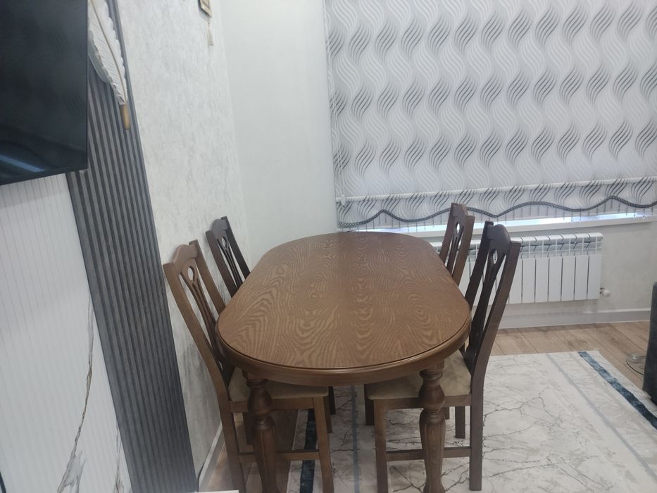Стол для гостиной