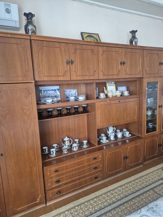 Большая стенка для зала — прочная и ухоженная