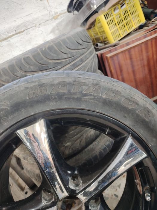 Титаны на автомобиль