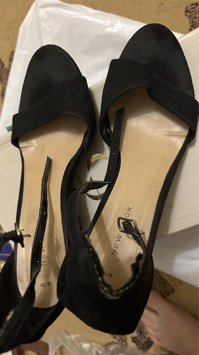 Туфли продаю за дешево покупала дарожее