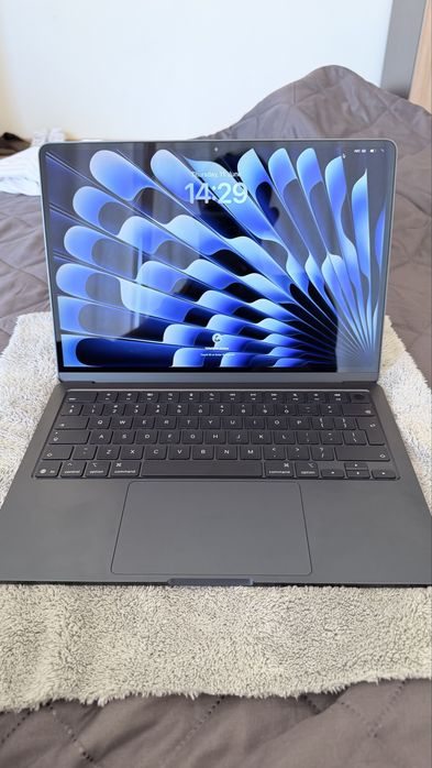 Mackbook Air M4 2025 13'6 inch