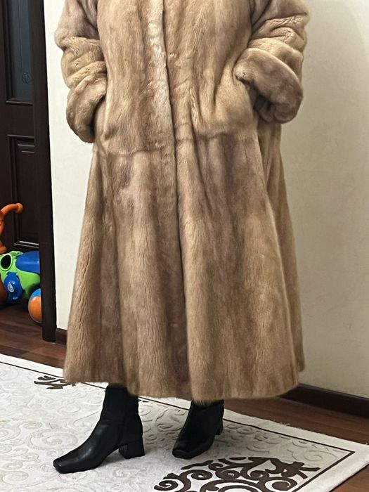 Продам норковую шубу