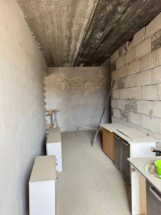 Яшнабад улица Иззат Новостройке продается квартира коробка 2/7/8  52м2