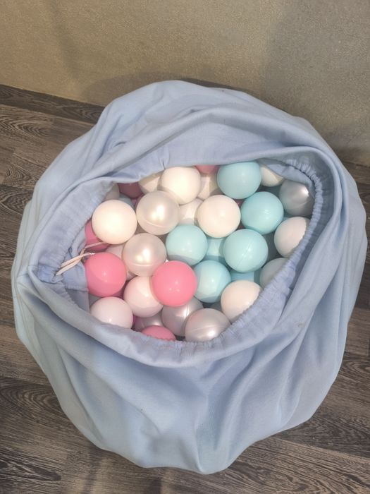 Сухой бассейн с шариками