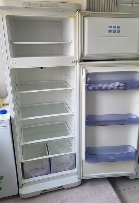 Холодильник Бирюса