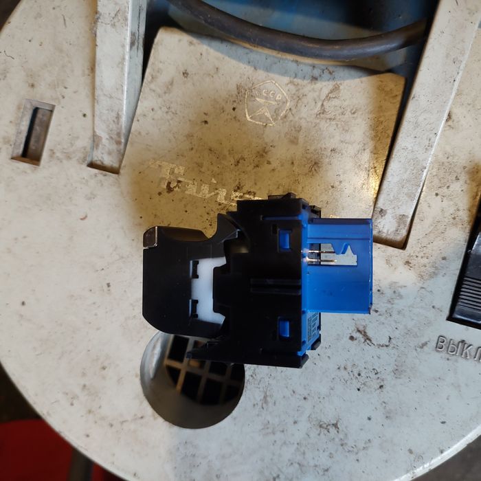 Buton frana de mana bloc lumini cotiera PEUGEOT 3008 5008 98105935VV