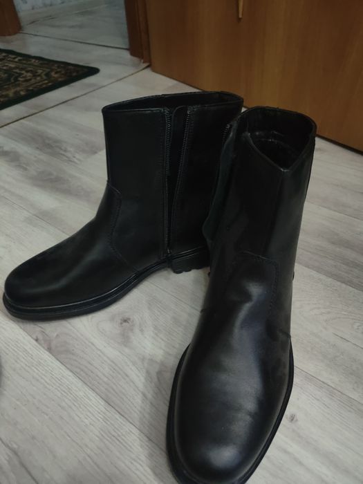 Продам зимние ботинки чистая кожа