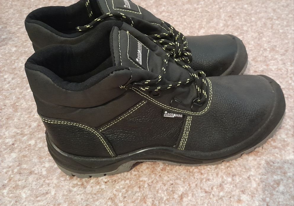 Продам спецобувь