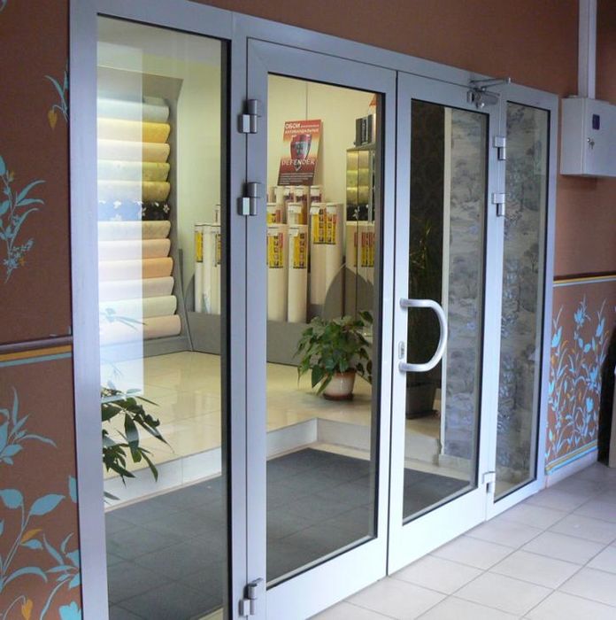 Двери алюминиевые, входная группа