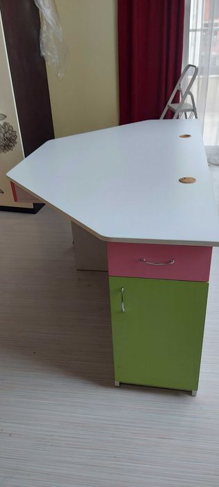 Продавам дизайнерско бюро за две или три деца