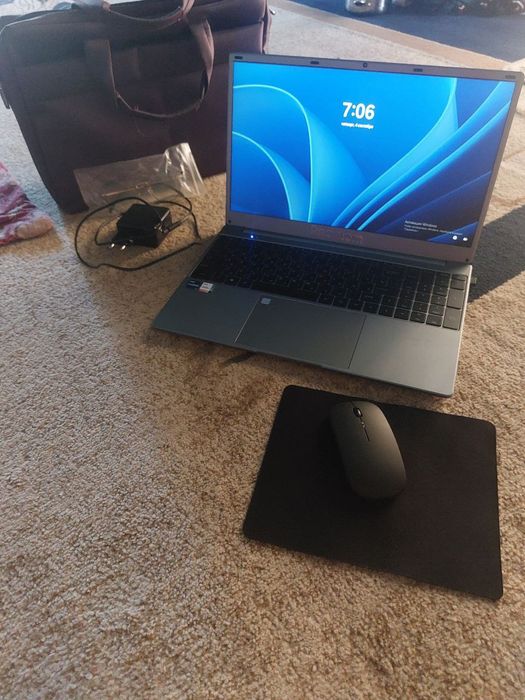 Phantom noutbuk kafolati bilan yangi