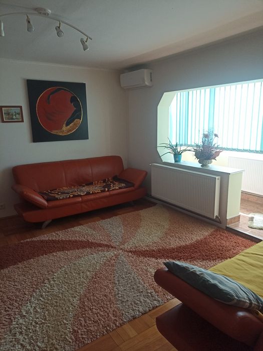 Închiriez Ap zona confecții