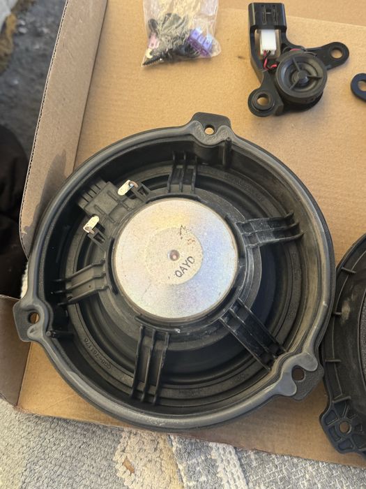 Продам колонки с пищалками на элантру