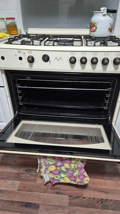 Газ плита большая