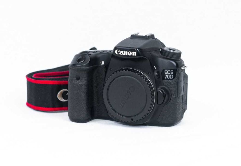 Canon EOS 70D - Body - DSLR - 95.000 de cadre