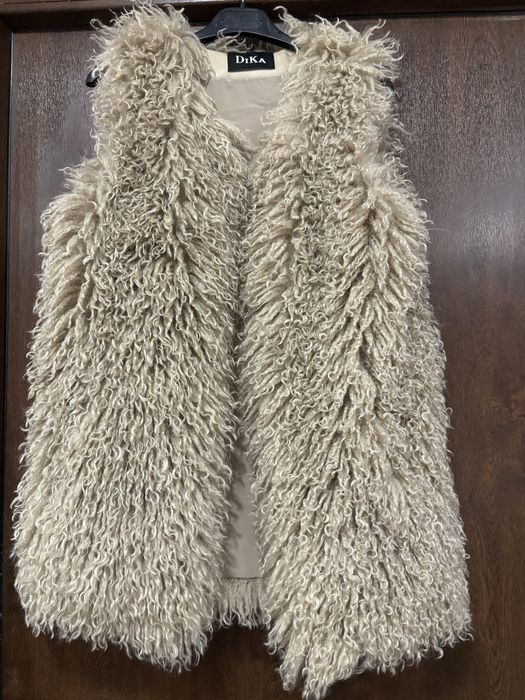 Пухен пухкав елек Dika