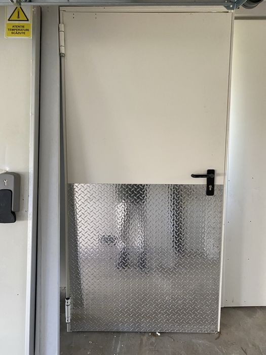 Usi Metalice Industriale - Usi Frigorifice