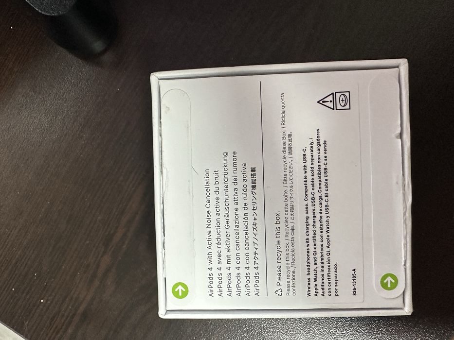 AirPods 4 ( Ansamblate în Vietnam)