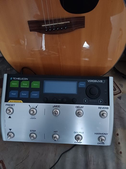 Vind  procesor voce si chitara tc helicon live 3   si chitara Takamine
