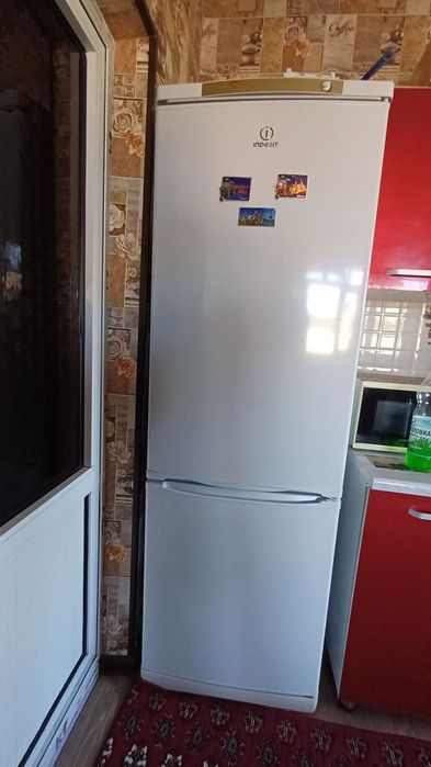 Продаётся холодильник индезит в отличном состоянии