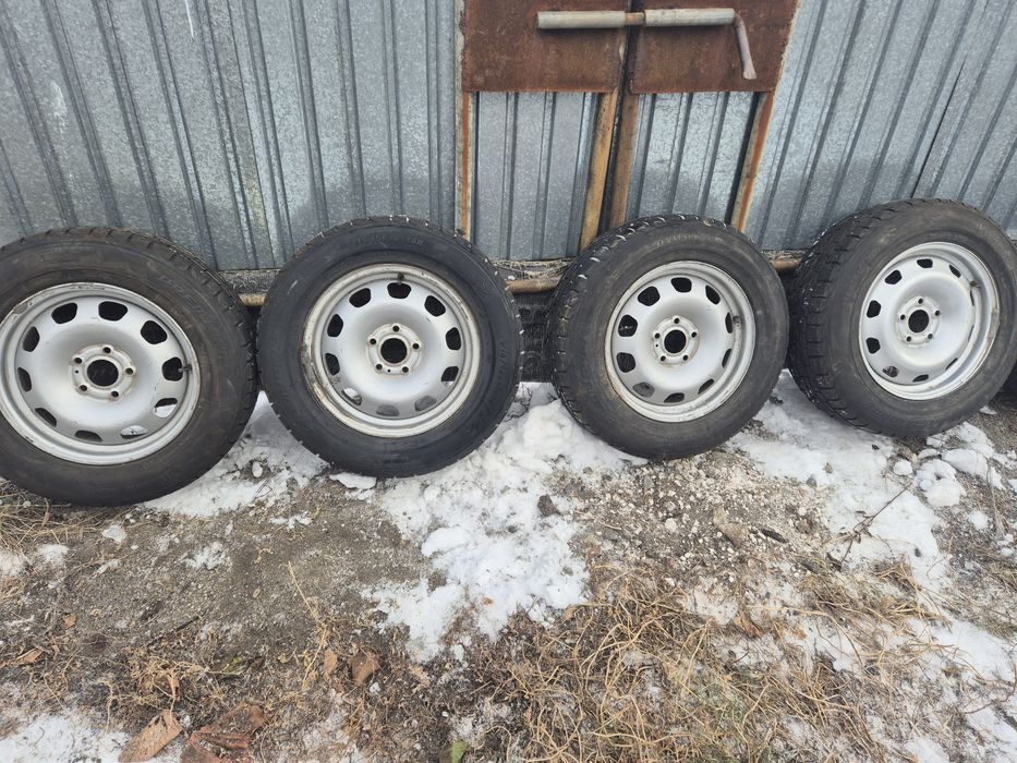 Продам резину с дисками на рено дастер