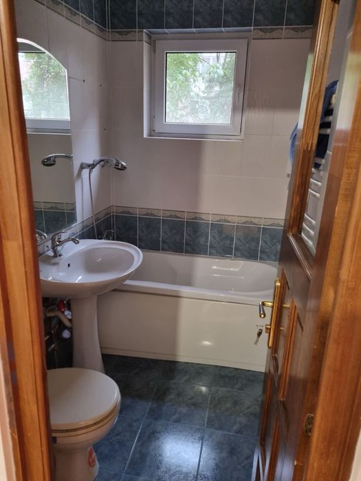 De inchiriat Apartament 2 camere centru et 1