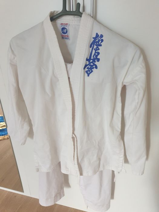 Сортивный форма  для мальчика тэквандои каратэ