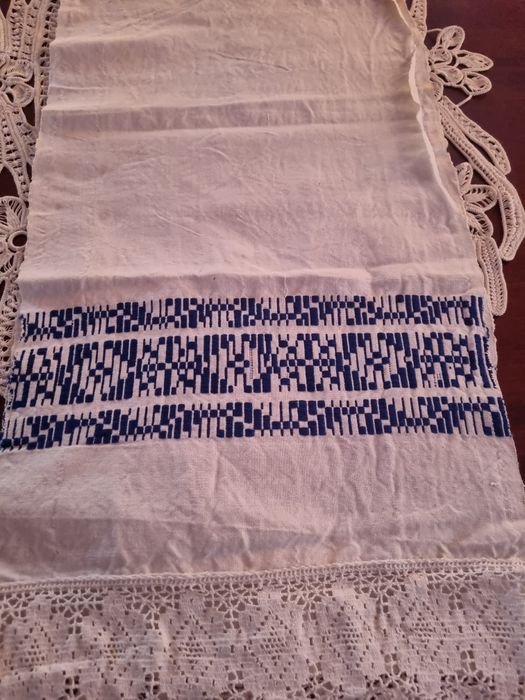 Prosoape/ peretare țesute manual cu motive tradiționale românești