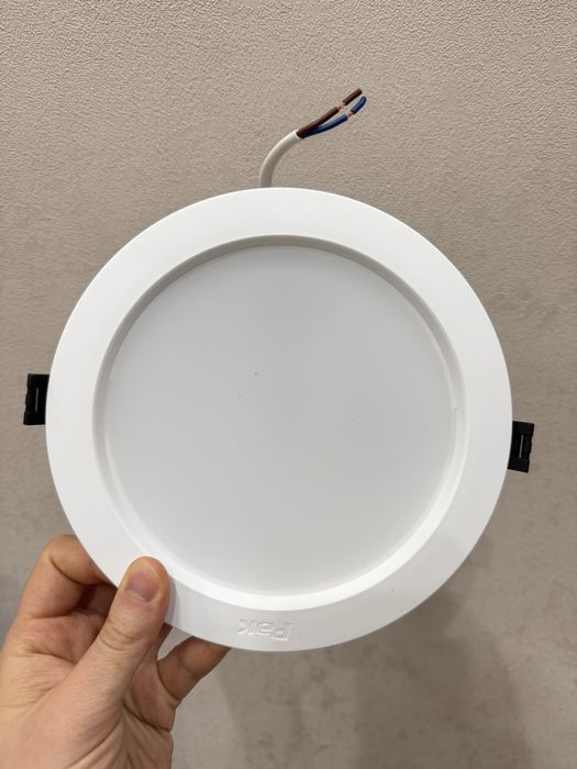 Софиты нейтрального цвета