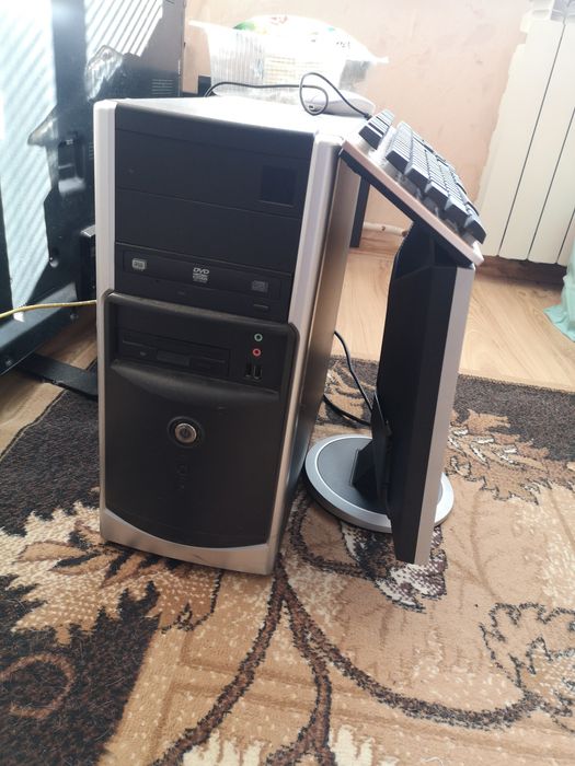 Настолен компютър комплект