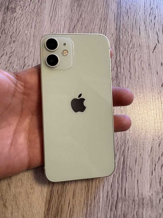 Vând iPhone 12 mini