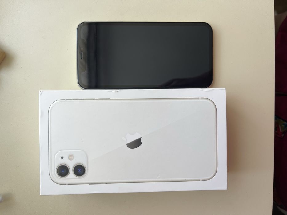 iPhone 11, 128 гб, белый, обмен не интересует