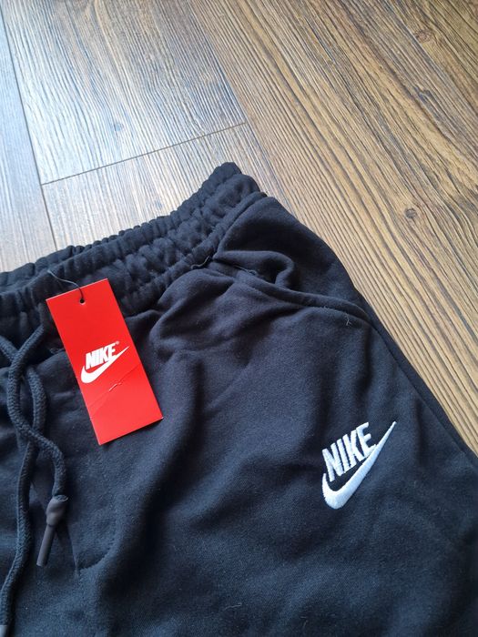 Мъжки спортен екип долнище и горнище размер S M L XL 2XL
Най-висок кла